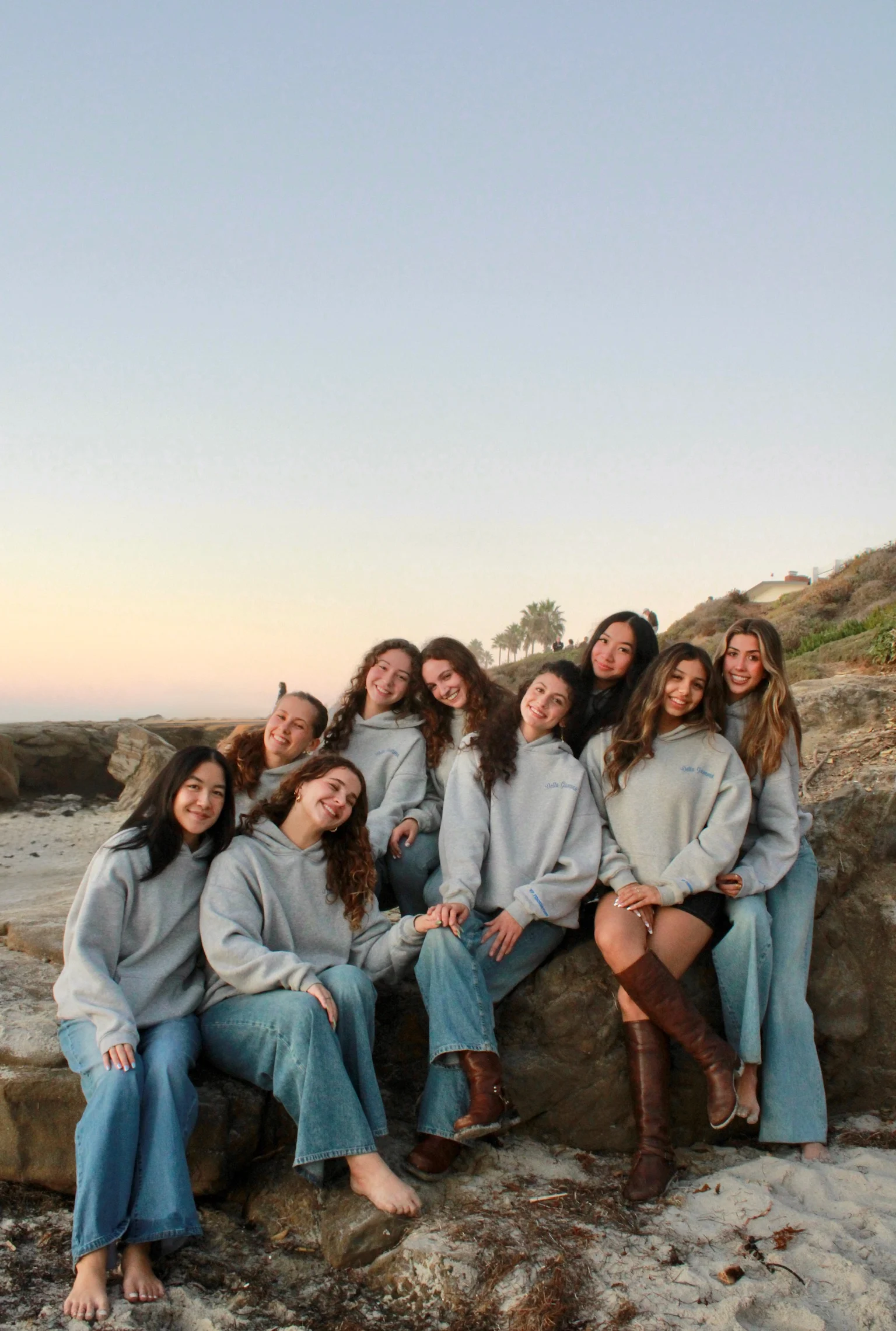 BEACH LOOKBOOK